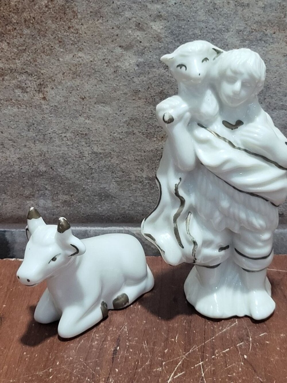 Vintage Porcelain Nativity Scene Matte White Bisque Figures Gold Trim 8 Pcs - Picture 12 of 13